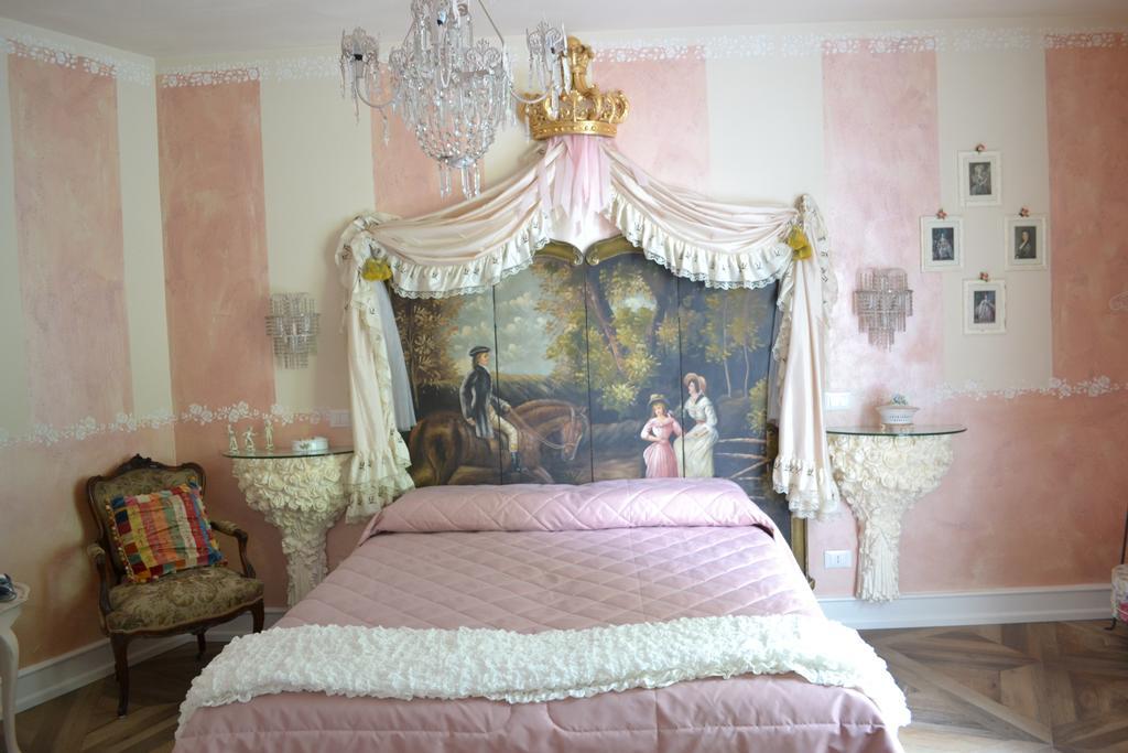 La Maison Delle Favole Desenzano del Garda Rom bilde