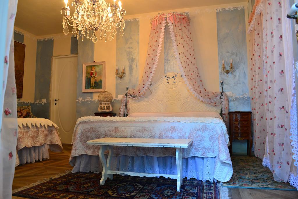 La Maison Delle Favole Desenzano del Garda Rom bilde