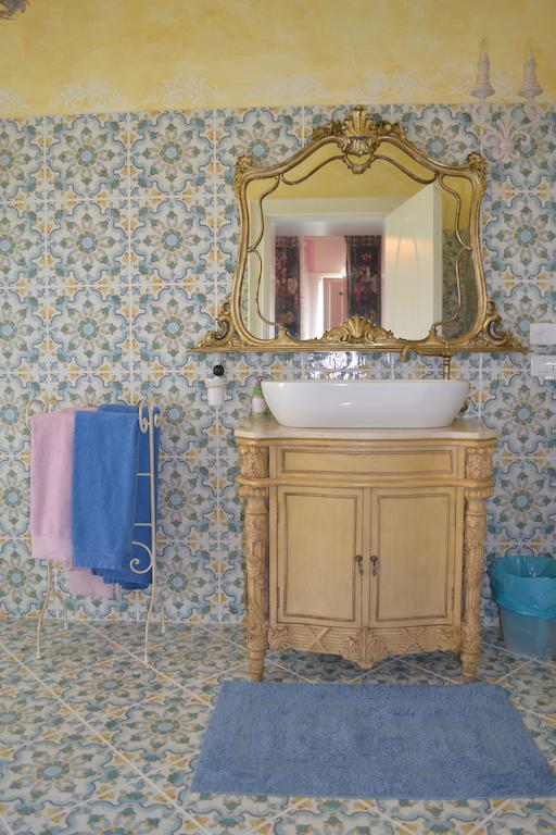 La Maison Delle Favole Desenzano del Garda Rom bilde