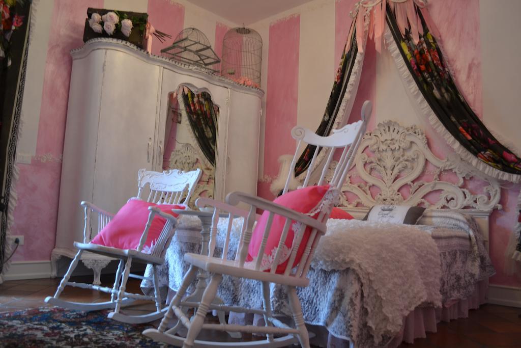 La Maison Delle Favole Desenzano del Garda Rom bilde